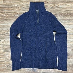 Mens Banana Republic Navy Blue with Brown streaks Sweater. Size Small.